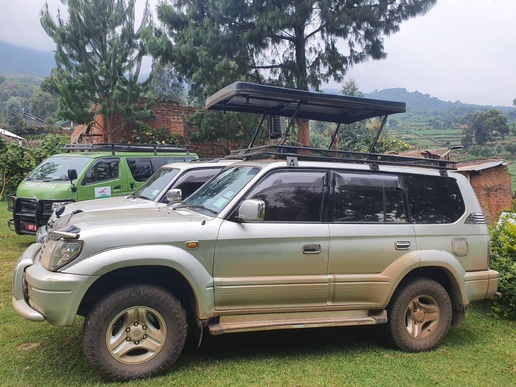 Land Cruiser with popup rental Uganda