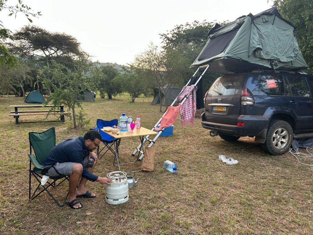 4x4 car hire Uganda with camping gear